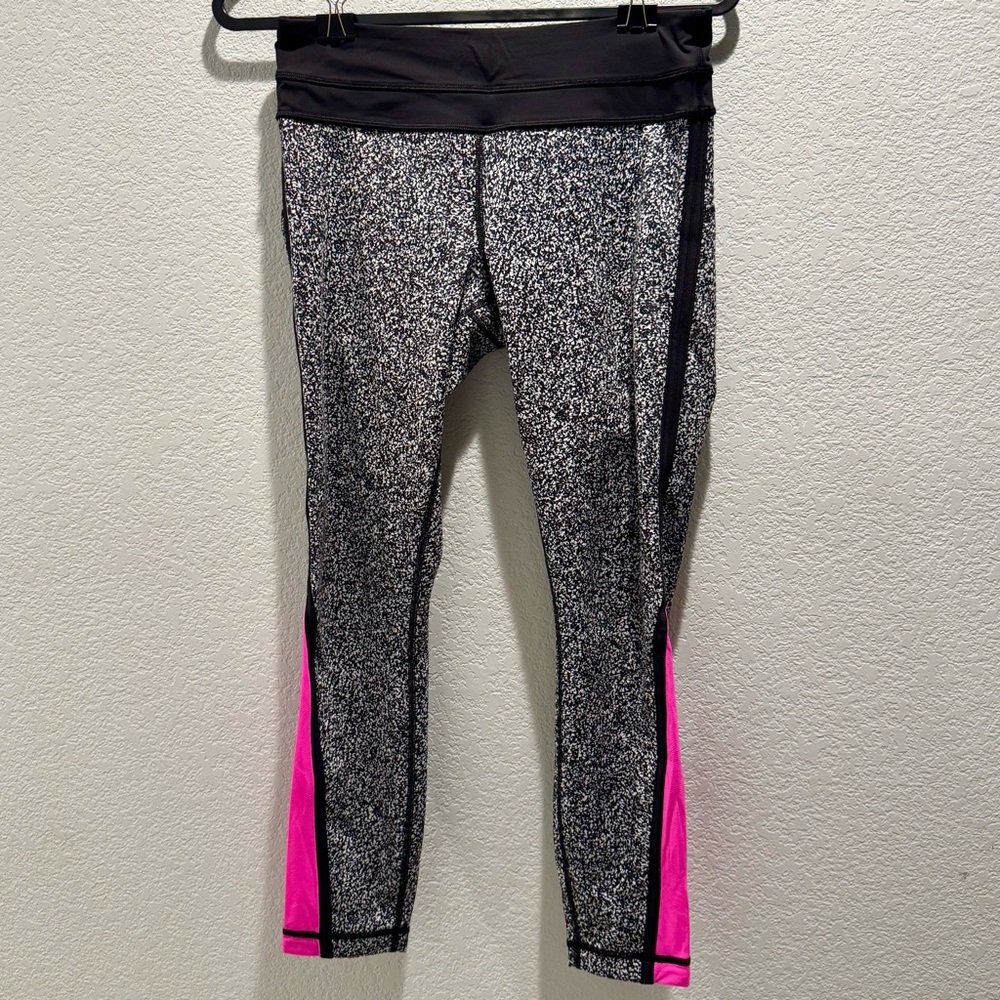 Lululemon Athletic Leggings – Gray Speckled with Pink & Black Accents